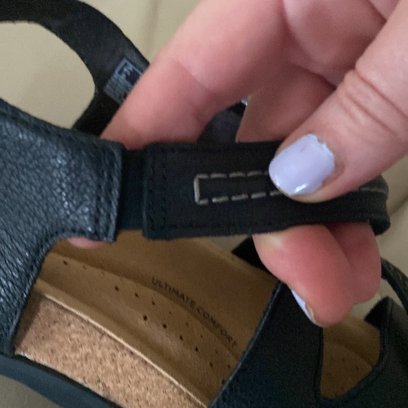 Clark’s Adjustable Leather Ultimate Comfort Sandals Black 9M - Picture 9 of 9